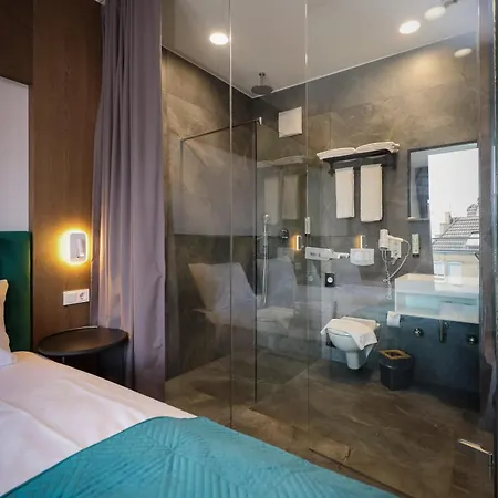 Otel B-chill