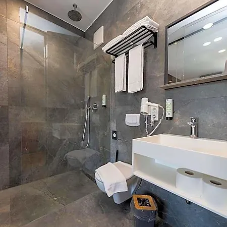 B-chill Hotel