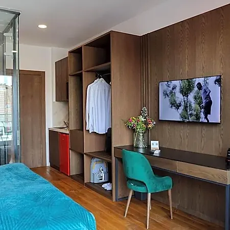Hotel B-chill 4*