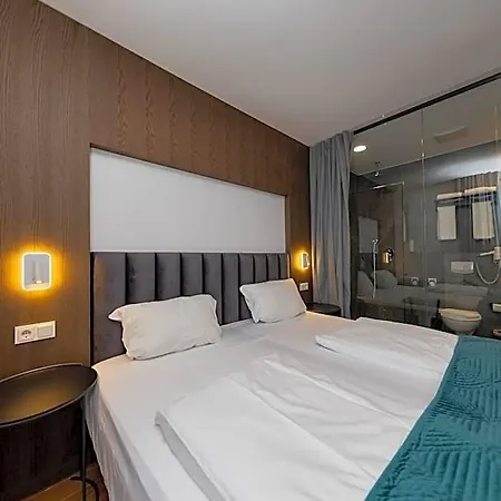 B-chill Hotel